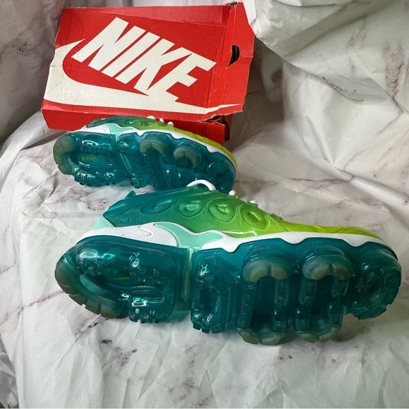 Nike Womens Vapor Max Lime Green and Teal Sneakers - Picture 7 of 9